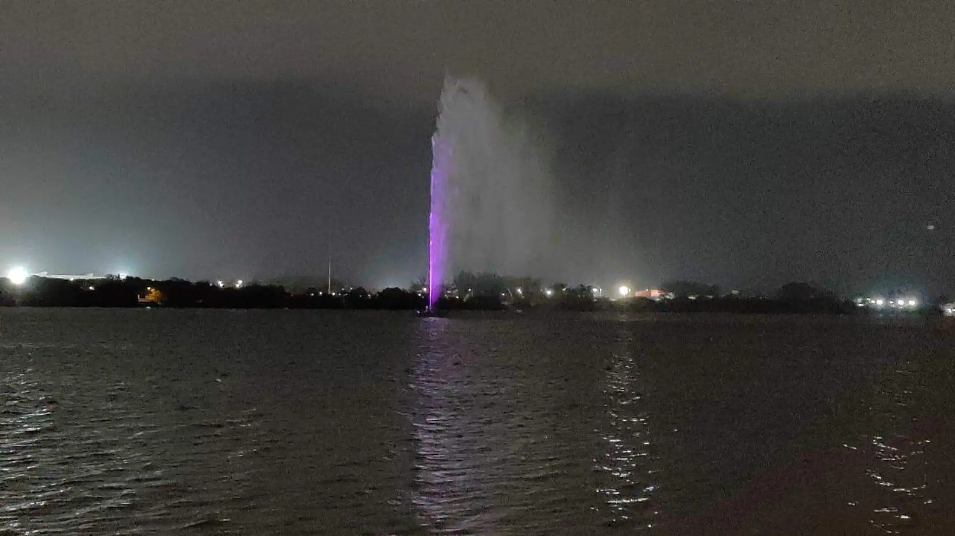 Realizan pruebas a la enorme fuente de la Laguna del Carpintero de Tampico José Luis Tapia (3)